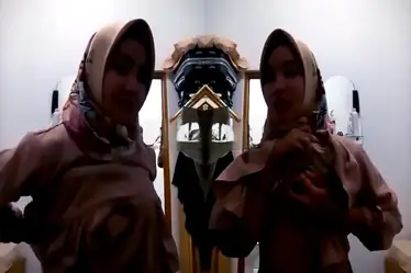 Bokep Indo Jilbab Kasur Crot Dalem Enak Mantap